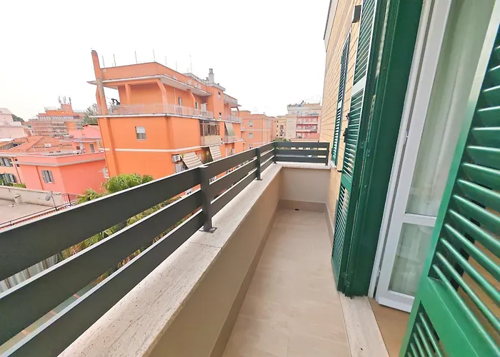 Attico Urbano Terrazza Su Metro A Cornelia Appartement Rome
